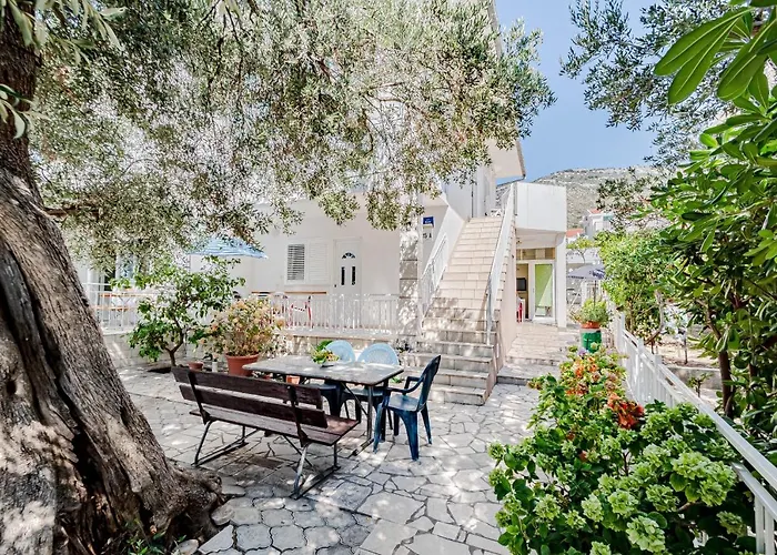 Apartments With Parking Space Orebic, Peljesac - 10185 *